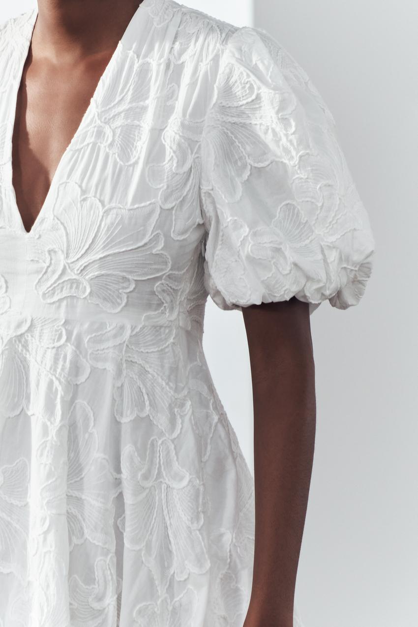 Ava Dress: Effortless Elegance for Every Occasion