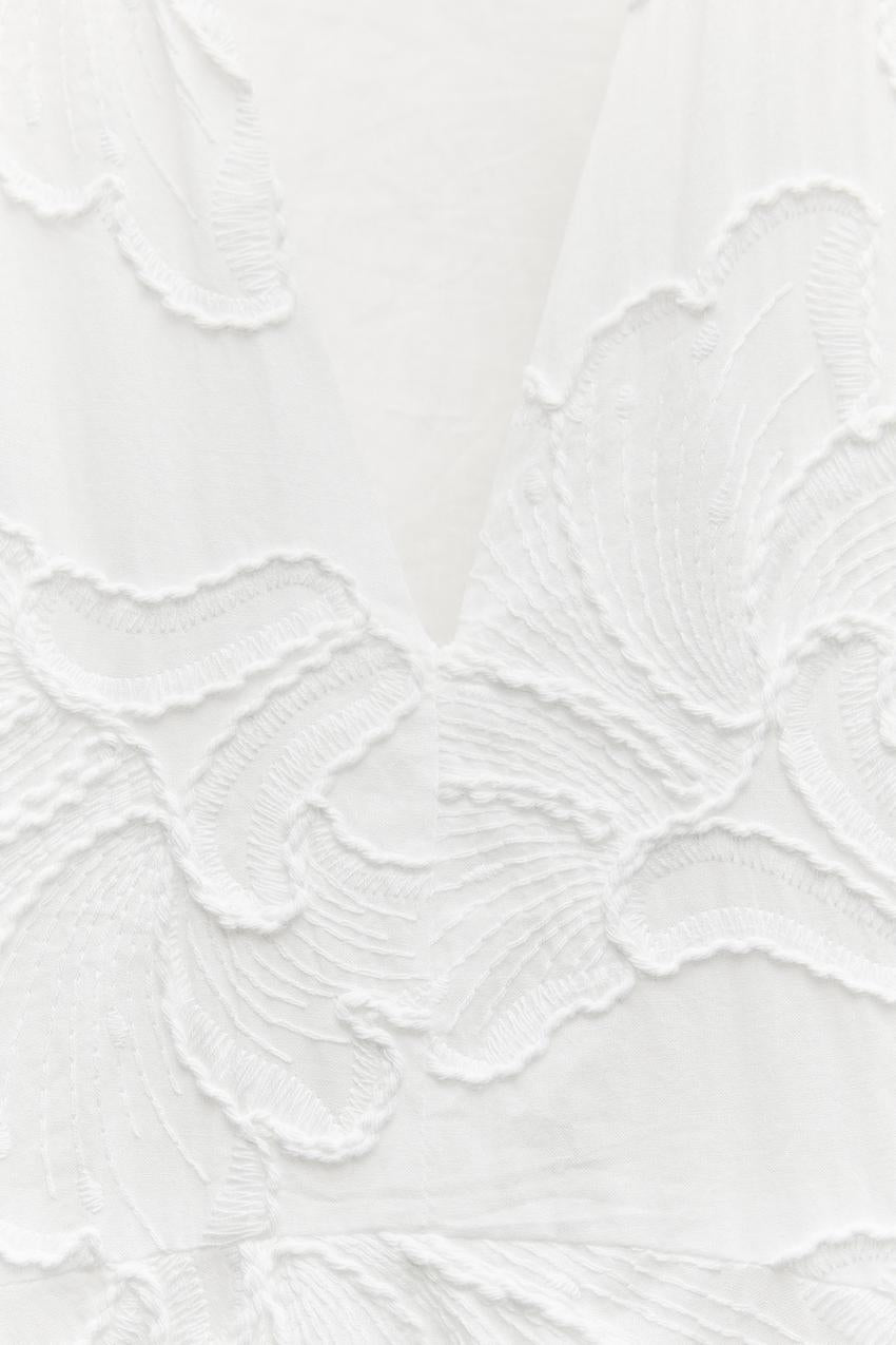 Ava Dress: Effortless Elegance for Every Occasion