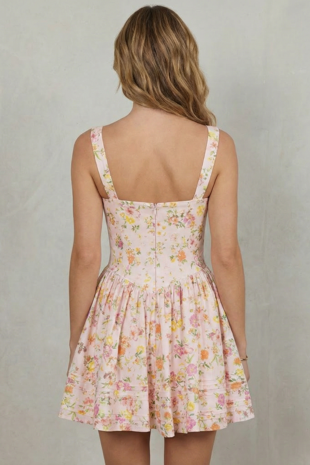 Avellina – Soft floral charm – Mini dress
