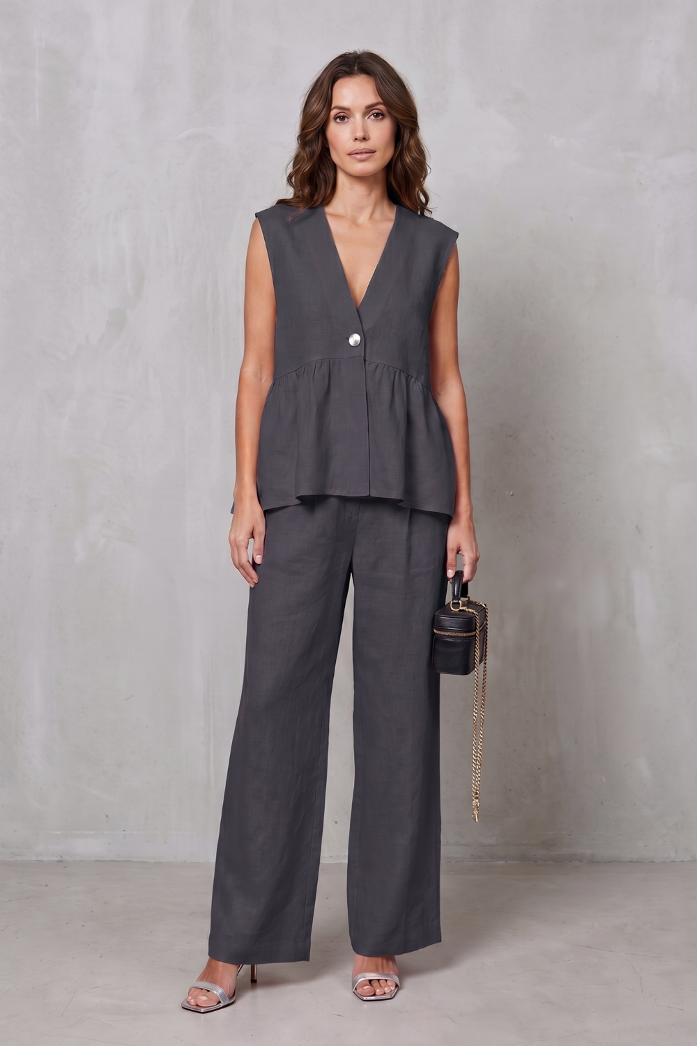 Lunessa – Soft peplum elegance – Two-piece trouser set