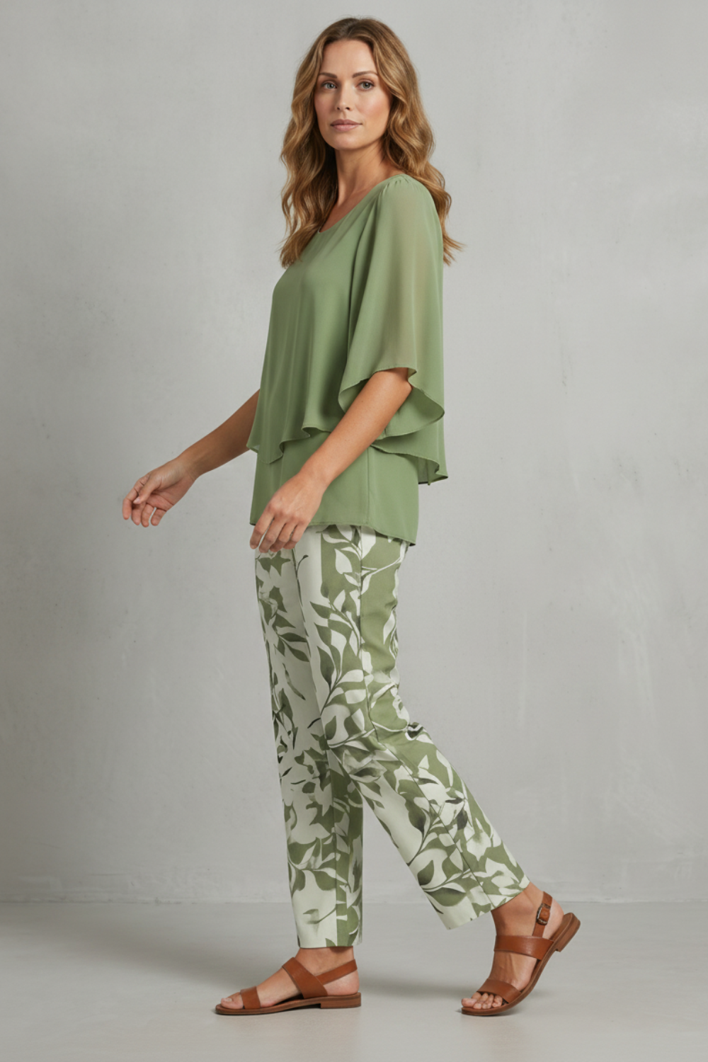 Mariselle – Botanical print elegance – Two-piece trouser set