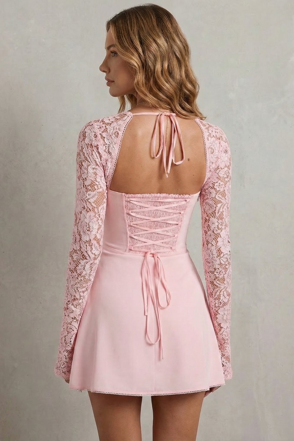 Noemira – Lace sleeve allure – Mini dress