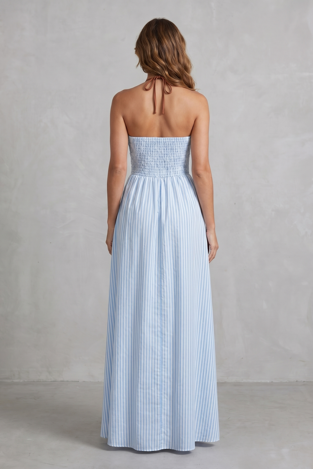 Serelisse – Striped backless silhouette – Maxi dress