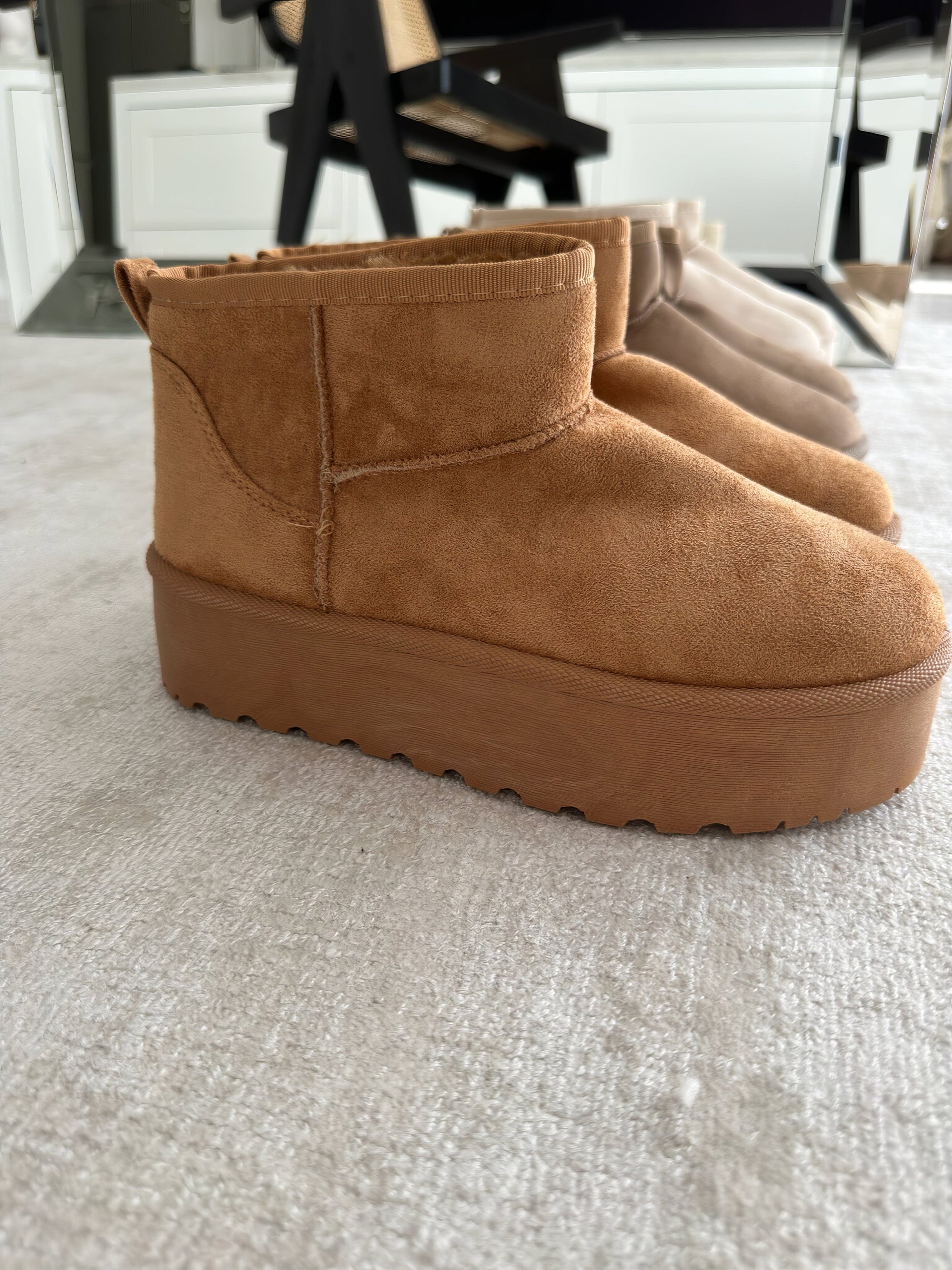 Soft, Comfortable Women's Boots – Warm and Stylish