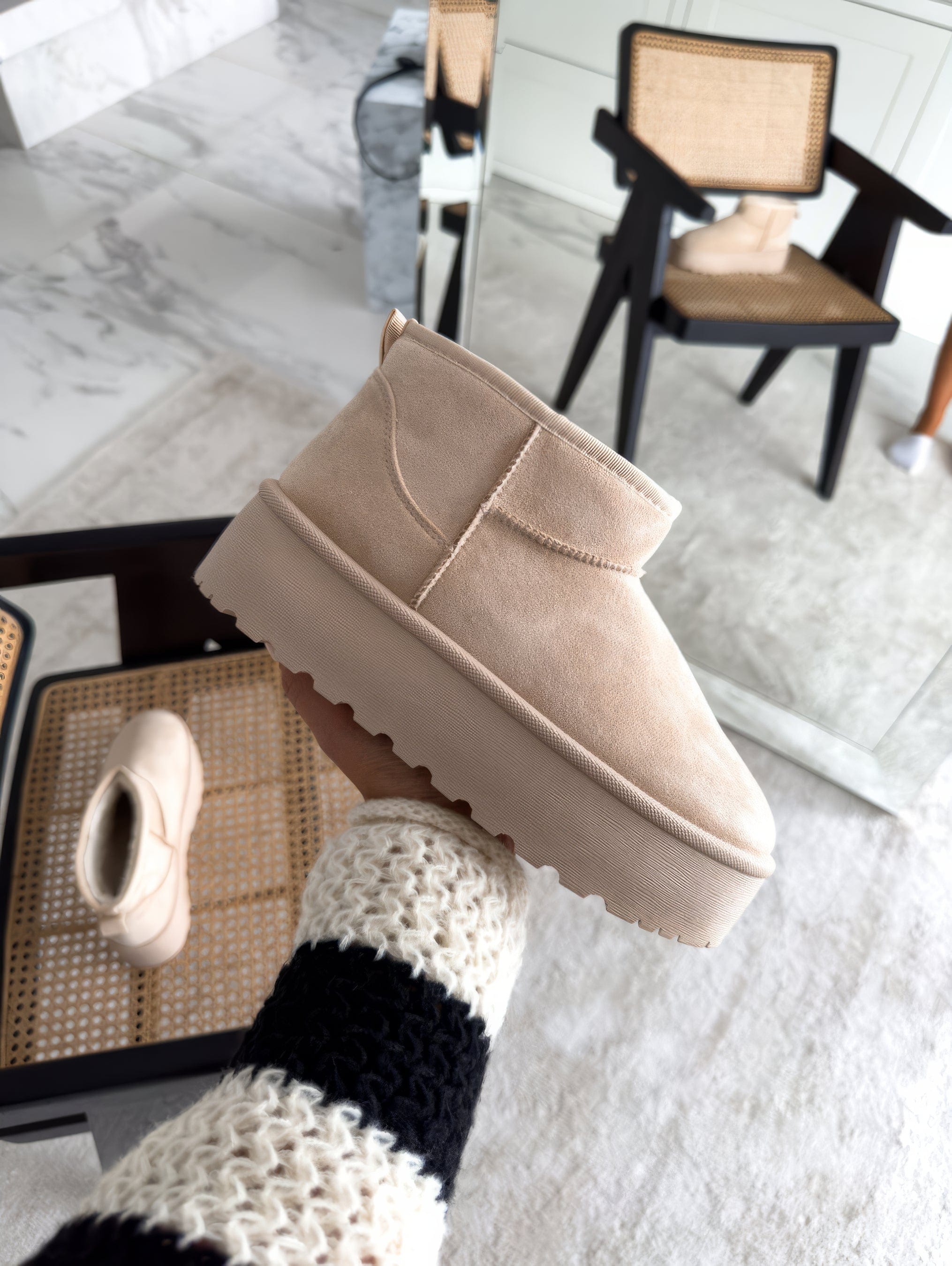 Soft, Comfortable Women's Boots – Warm and Stylish